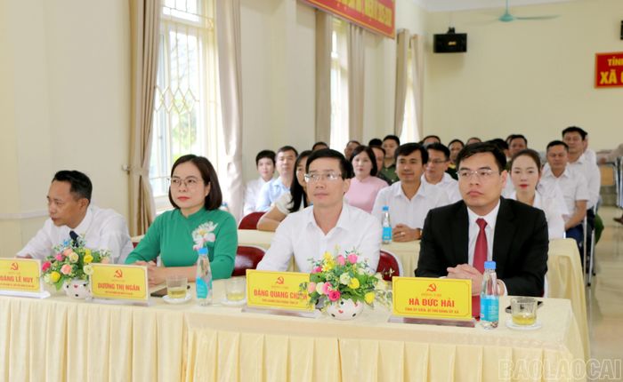 Các đại biểu tham dự hội nghị.