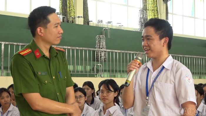 Các trường học đã phối hợp với các ngành liên quan đẩy mạnh tuyên truyền về phòng, chống ma túy bằng nhiều hình thức.