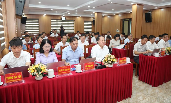 Các đại biểu dự hội nghị.