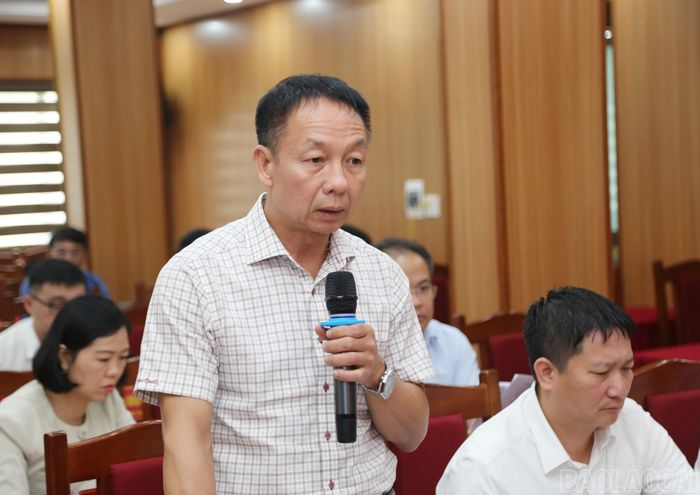 Phó Chủ tịch Thường trực HĐND tỉnh Vũ Quỳnh Khánh phát biểu tại buổi làm việc.
