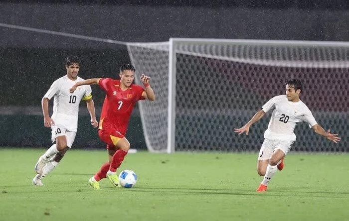 Cầu thủ U23 Việt Nam và U23 Kuwait trong trận đấu chiều 15/9/2026. (Ảnh 24h)