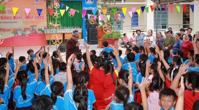 Sôi nổi các hoạt động Vui hội Trăng rằm dành cho thiếu nhi