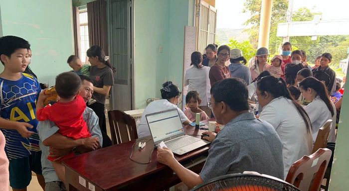 Ứng dụng công nghệ thông tin trong khám sức khỏe định kỳ cho người dân tại Trạm Y tế xã Đạ Huoai