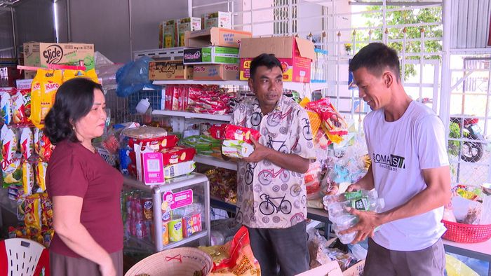 Nguồn vốn giải quyết việc làm giúp chị Thông Thị Châu Phượng mở rộng kinh doanh, nâng thu nhập