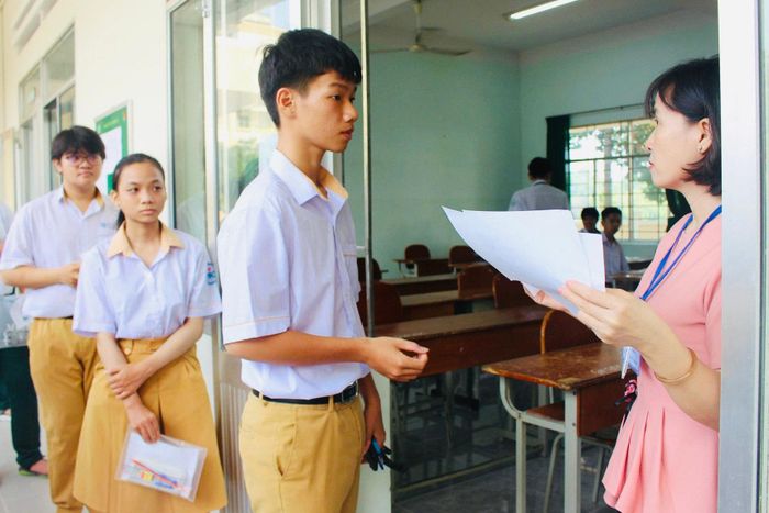 Thủ tục vào phòng thi