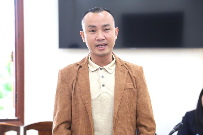TS. Phan Bảo Giang, Phó Hiệu trưởng Trường Đại học Kinh tế - Tài chính TP Hồ Chí Minh (đơn vị tư vấn) trao đổi các nội dung về phát triển mô hình kinh tế ban đêm trên địa bàn tỉnh Lâm Đồng