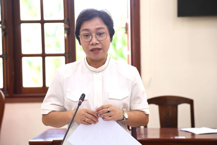 Phó Giám đốc Sở Văn hóa, Thể thao và Du lịch Lâm Đồng Nguyễn Lan Ngọc báo cáo tiến độ triển khai các dự thảo, đề án