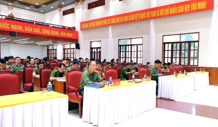 Các đại biểu tham dự khai mạc chương trình tập huấn