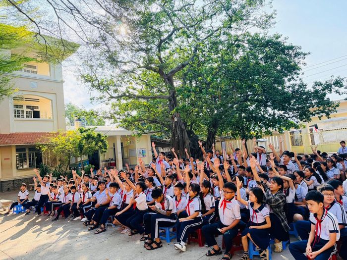 Việc học và làm theo Bác được lồng ghép phù hợp trong chương trình giáo dục