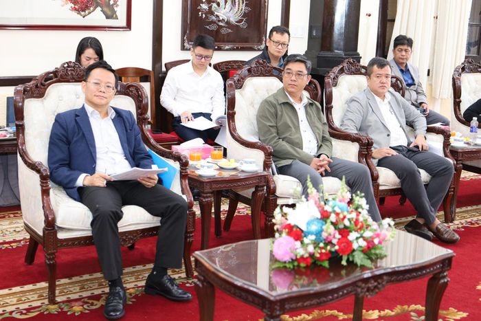 Lãnh đạo các sở, ngành của tỉnh dự buổi tiếp
