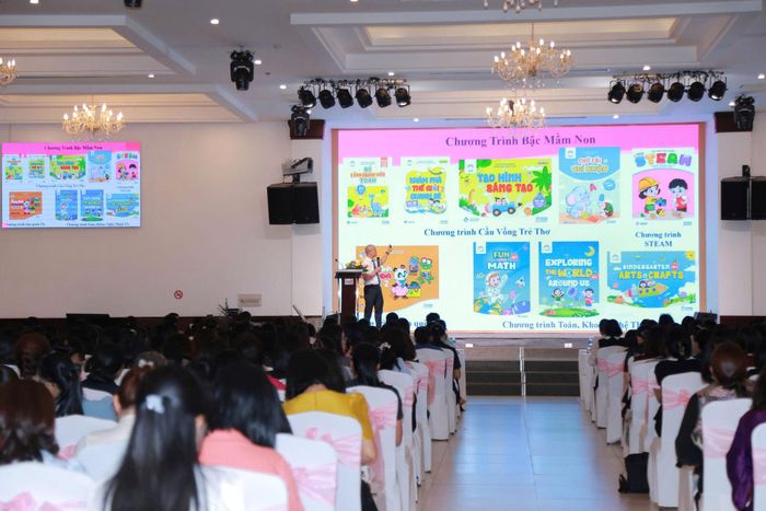 Sở Giáo dục và Đào tạo Lâm Đồng thường xuyên tổ chức các lớp tập huấn chuyển đổi số cho cán bộ, giáo viên