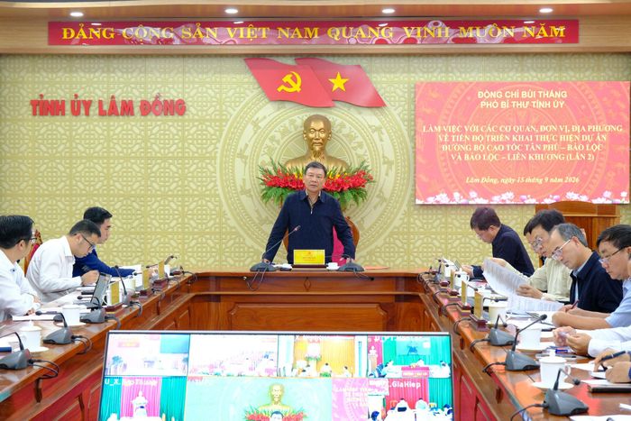 Đồng chí Bùi Thắng, Phó Bí thư Tỉnh ủy Lâm Đồng chủ trì buổi làm việc