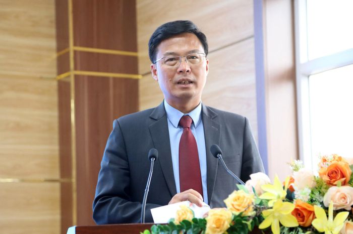 Đồng chí Đinh Văn Tuấn, Tỉnh ủy viên, Phó Chủ tịch UBND tỉnh phát biểu tại hội nghị