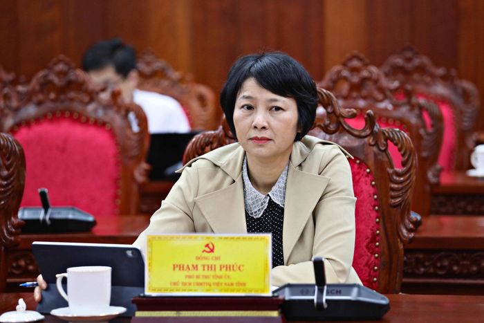 Đồng chí Phạm Thị Phúc, Phó Bí thư Tỉnh ủy, Chủ tịch Ủy ban MTTQ Việt Nam tỉnh Lâm Đồng tham dự hội nghị