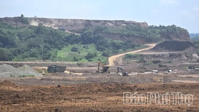 Khu công nghiệp Bình Phú đang được đẩy nhanh tiến độ hoàn thiện hạ tầng để thu hút đầu tư, tạo năng lực sản xuất mới cho nền kinh tế.