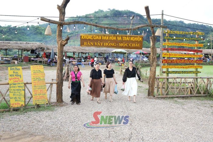 Mô hình "không gian văn hóa và trải nghiệm bản Vặt Hồng", phường Mộc Châu.