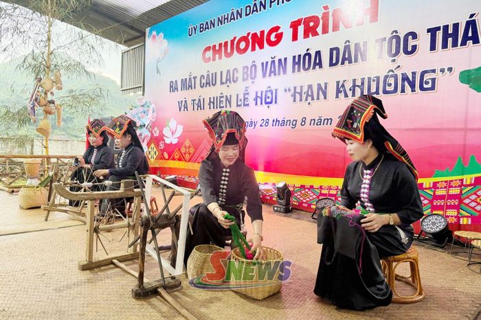 Tái hiện các nghề thủ công truyền thống của đồng bào Thái phường Chiềng An.
