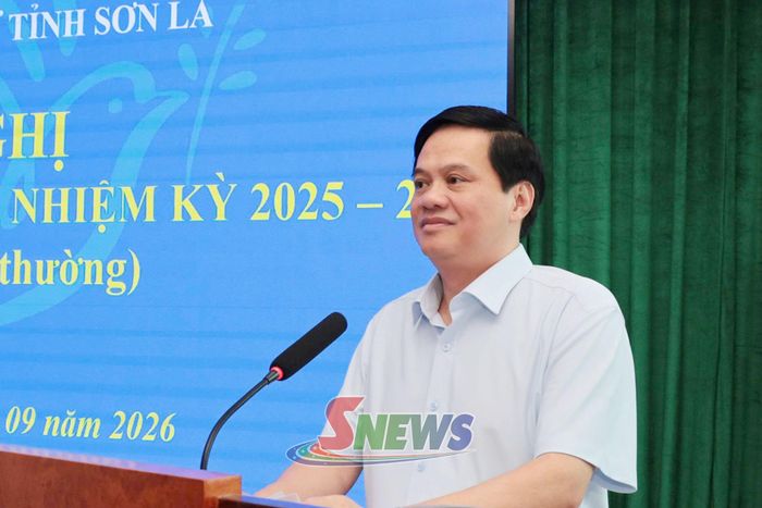 Đồng chí Nguyễn Mạnh Hùng, Ủy viên Ban Thường vụ Tỉnh ủy, Phó Chủ tịch Thường trực Ủy ban MTTQ Việt Nam tỉnh phát biểu tại hội nghị.