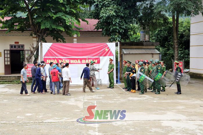 Công an xã Mường Lèo đã phối hợp với Đồn Biên phòng Mường Lèo tổ chức diễn tập xử trí tình huống A2.
