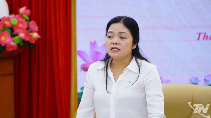 Đồng chí Phó Chủ tịch UBND tỉnh Nguyễn Thị Loan phát biểu chỉ đạo tại Hội nghị.