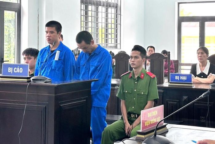 Các bị cáo trước tòa.