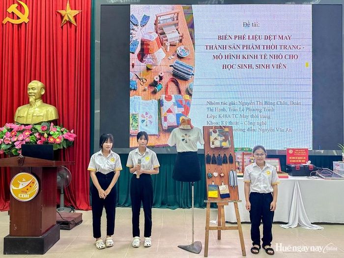 Hội thi sáng tạo kỹ thuật tại Trường Cao đẳng Huế.