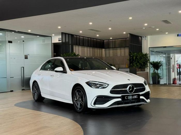 Chương trình kiểm tra và thay cụm ổ khóa cửa phía trước bên người lái trên mẫu xe ô tô Mercedes-Benz C200/300 tại thị trường Việt Nam diễn ra từ 30/9/2026 đến 31/12/2031.