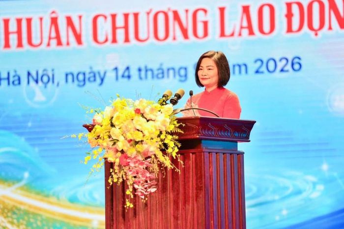Tại Lễ kỷ niệm, bà Phạm Thị Thanh Tâm, Chủ tịch Công đoàn Dệt May Việt Nam đã trân trọng gửi lời tri ân sâu sắc tới các thế hệ cán bộ công đoàn, từ công đoàn ngành đến công đoàn cơ sở, những người đã dành tâm huyết, công sức cho tổ chức công đoàn và người lao động.