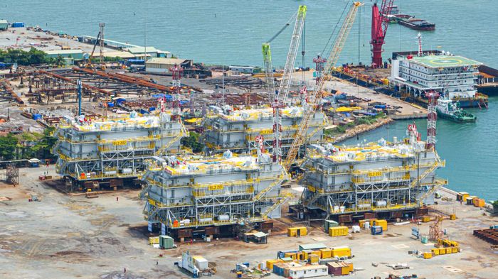 Các công trình được hạ thủy thành công, chuẩn bị bước vào hành trình ra biển, thực hiện công tác lắp đặt, đấu nối ngoài khơi Ba Lan.