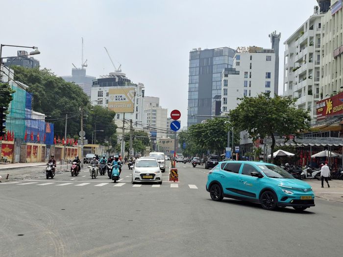 Đường Cách Mạng Tháng Tám đoạn từ Nguyễn Du đến Nguyễn Thị Minh Khai sẽ tổ chức lưu thông một chiều đối với tất cả các loại xe.
