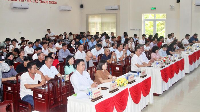 Hơn 200 đại biểu tham dự hội thảo "Phát triển và khai thác dữ liệu số gắn với khởi nghiệp đổi mới sáng tạo tỉnh Cà Mau".