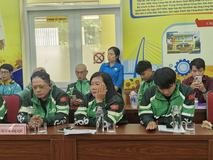 Hội thảo thu hút sự tham gia của đại diện tổ chức công đoàn, chuyên gia và cộng đồng tài xế xe công nghệ.