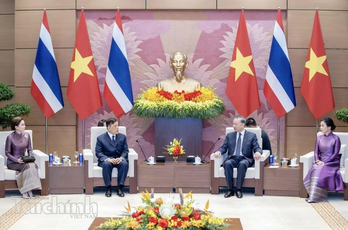 Chuyến thăm Việt Nam của Nhà vua Thái Lan và Hoàng hậu diễn ra trong bối cảnh quan hệ ngoại giao, quan hệ chính trị giữa hai nước phát triển tích cực, tin cậy và ngày càng đi vào chiều sâu, nhất là sau khi hai nước chính thức nâng cấp quan hệ lên Đối tác chiến lược toàn diện tháng 5/2025.