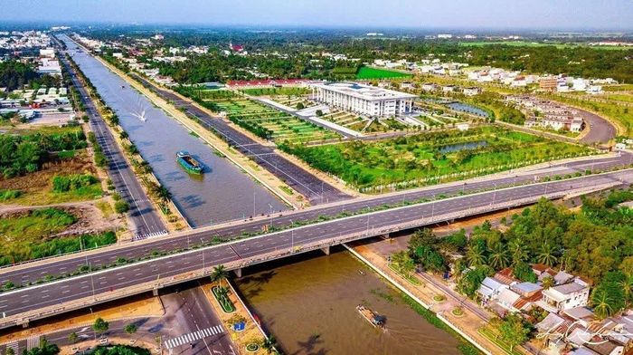 Dự án Tăng cường kết nối vùng Đồng bằng sông Cửu Long thích ứng biến đổi khí hậu sẽ nâng cấp 251 km đường quốc lộ trọng yếu. Ảnh tư liệu minh họa
