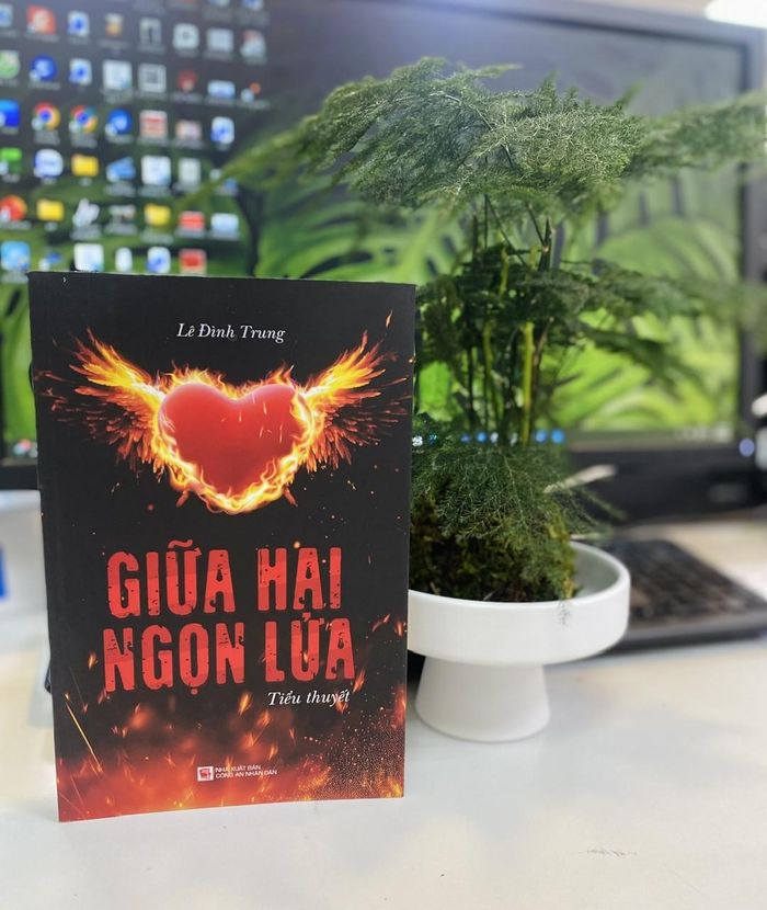 Tác phẩm được viết trong khuôn khổ cuộc thi sáng tác tiểu thuyết, truyện và ký về đề tài “Vì an ninh Tổ quốc và bình yên cuộc sống” lần thứ V