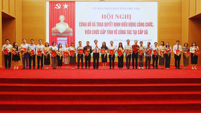  Phú Thọ điều động cán bộ từ cấp tỉnh tăng cường hỗ trợ cấp xã tháng 9/2025. (Ảnh phutho.dcs.vn) 