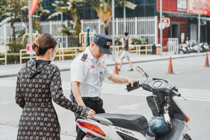 Công việc an ninh đòi hỏi người lao động được đào tạo về quy trình, kỹ năng quan sát, giao tiếp và xử lý tình huống. Nguồn: ROX Group