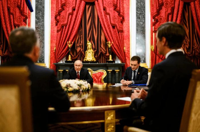 Tổng thống Nga Vladimir Putin gặp Đặc phái viên Steve Witkoff và Jared Kushner. Ảnh: Nhà Trắng