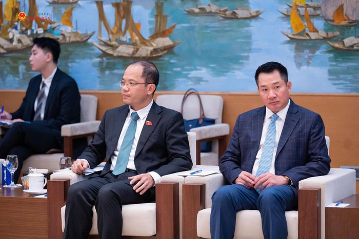 Các đại biểu dự cuộc hội kiến
