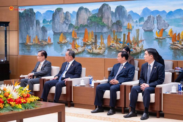 Các đại biểu dự cuộc hội kiến