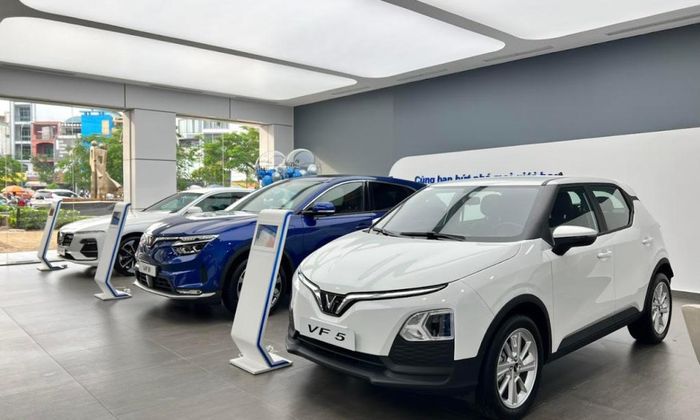 Showroom trưng bày ô tô VinFast Hóc Môn, TP.HCM.