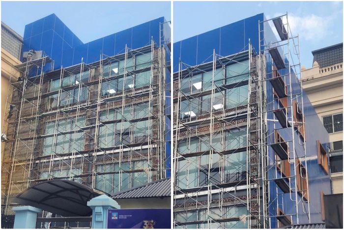Hình ảnh ghi nhận thực tế vào đầu tháng 9/2026, tấm banner lớn che chắn mặt tiền đã được tháo dỡ, lộ rõ toàn bộ hệ thống giàn giáo và các hoạt động thi công vẫn đang được tiến hành một cách công khai.