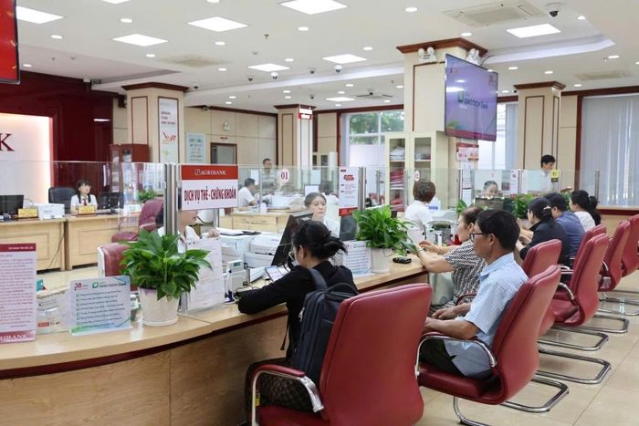Bbên cạnh công nghệ, ngành Ngân hàng tiếp tục chú trọng quản trị rủi ro, kiểm soát nội bộ, an ninh mạng và nâng cao chất lượng nguồn nhân lực - Ảnh: C.T