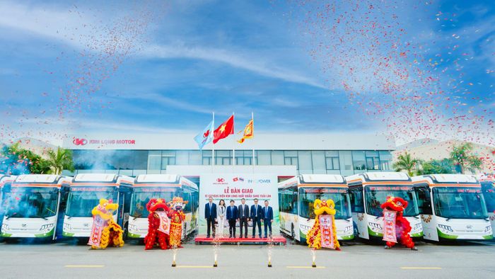 Xe buýt “Made in Vietnam” được xuất khẩu sang Thái Lan trong năm 2026. Ảnh: Kim Long Motor