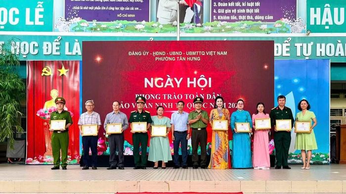 Ngày hội phong trào Toàn dân bảo vệ an ninh Tổ quốc của phường Tân Hưng.