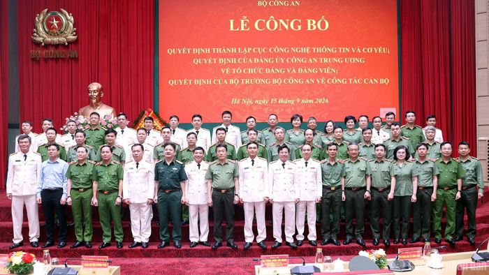 Bộ trưởng Lương Tam Quang và các đại biểu.
