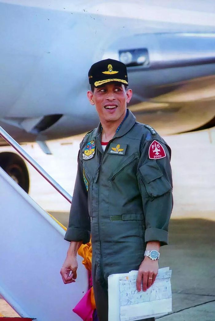 Nhà vua Maha Vajiralongkorn được đào tạo bài bản để điều khiển tiêm kích F-5E và từng là huấn luyện viên của dòng tiêm kích này trong Không quân Hoàng gia Thái Lan. Ảnh: thairath.co.th