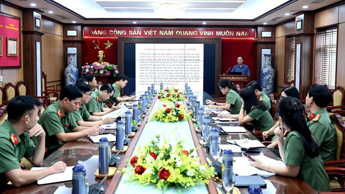 Lớp bồi dưỡng nhằm bổ sung kiến thức, hoàn thiện kỹ năng tổ chức, quản lý, điều hành và thực hiện nhiệm vụ trong môi trường quốc tế.