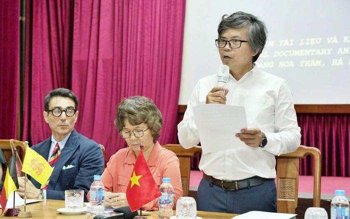 NSƯT Trịnh Quang Tùng , Phó Tổng Giám đốc phụ trách Hãng phim Tài liệu và Khoa học Trung ương chia sẻ thông tin về kỳ liên hoan phim tài liệu Châu Âu - Việt Nam lần thứ 16.