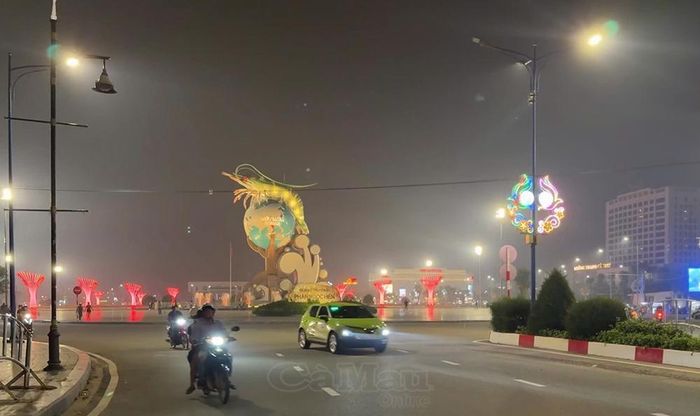 Người dân cần chủ động đeo khẩu trang bảo vệ sức khoẻ khi ra đường.